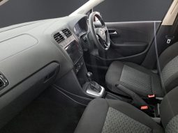 
										VOLKSWAGEN POLO VIVO HATCH 1.6 LIFE TIPT full									