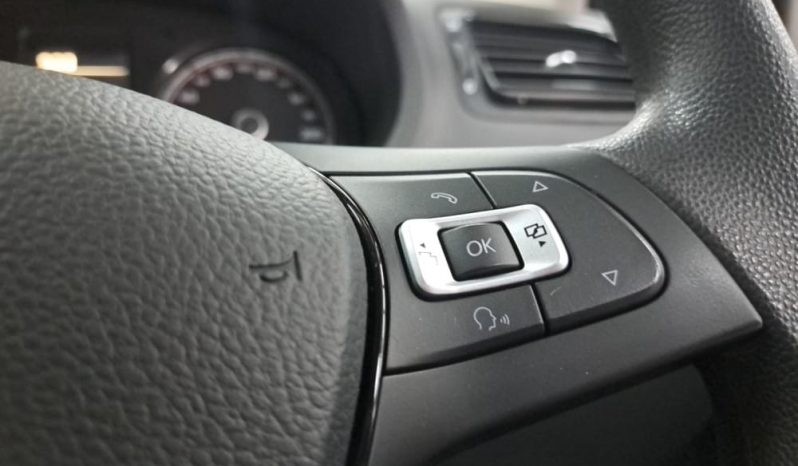 
								VOLKSWAGEN POLO VIVO HATCH 1.6 LIFE TIPT full									