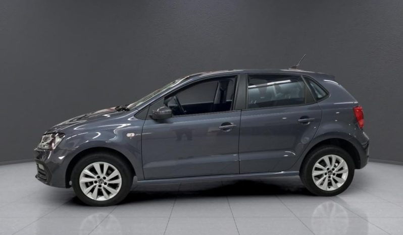 
								VOLKSWAGEN POLO VIVO HATCH 1.6 LIFE TIPT full									