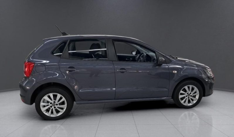 
								VOLKSWAGEN POLO VIVO HATCH 1.6 LIFE TIPT full									