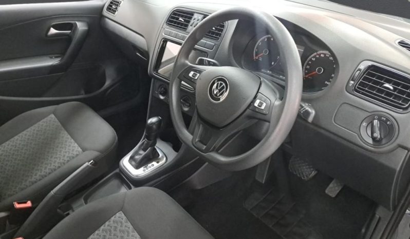 
								VOLKSWAGEN POLO VIVO HATCH 1.6 LIFE TIPT full									