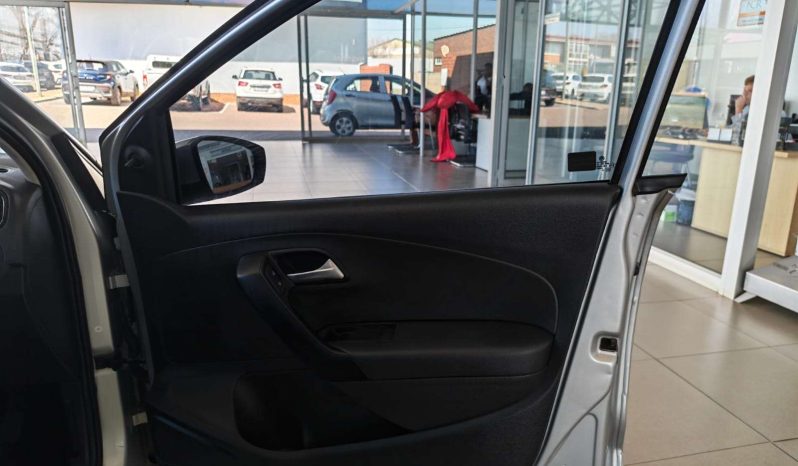 
								Volkswagen POLO VIVO POLO VIVO 1.6 COMFORTLINE TIP (5DR) full									