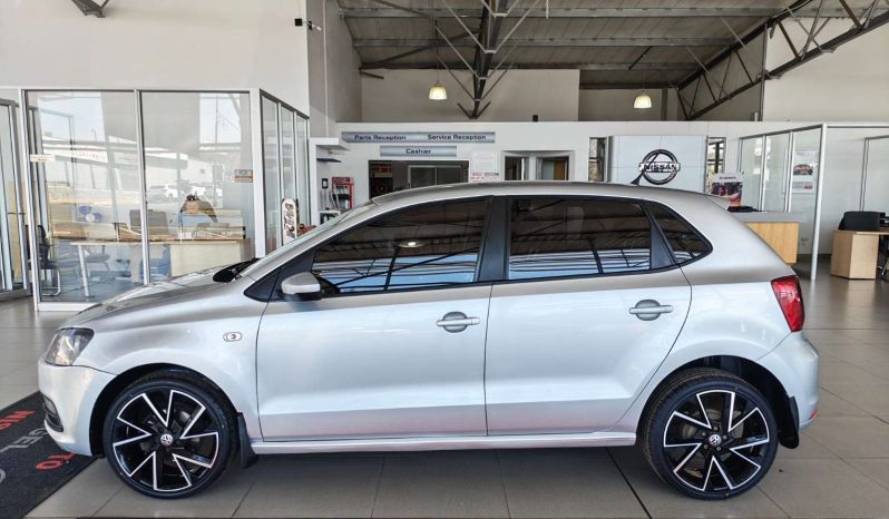 
								Volkswagen POLO VIVO POLO VIVO 1.6 COMFORTLINE TIP (5DR) full									