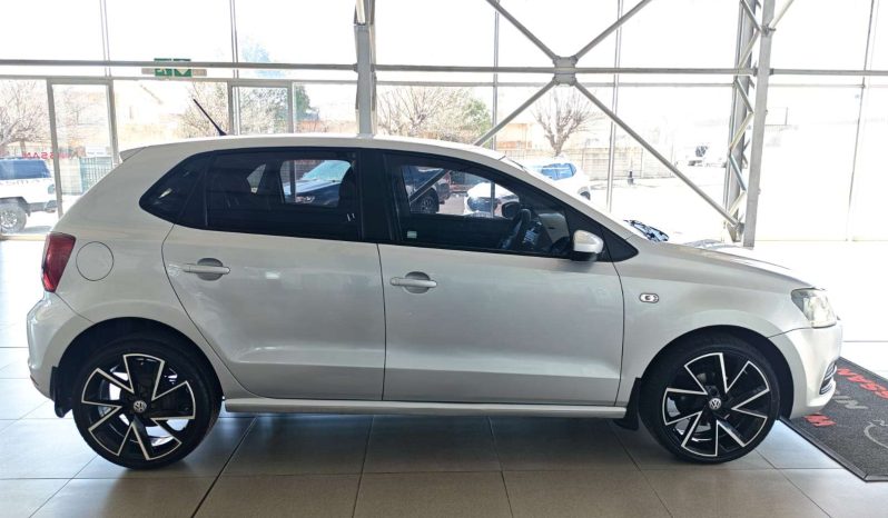 
								Volkswagen POLO VIVO POLO VIVO 1.6 COMFORTLINE TIP (5DR) full									