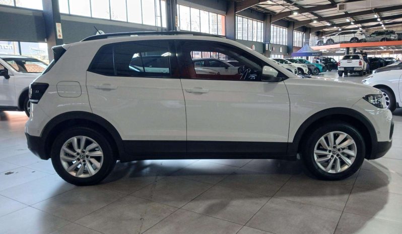 
								Volkswagen T-CROSS T-CROSS 1.0 TSI COMFORTLINE DSG full									