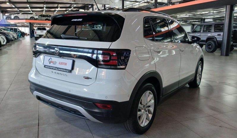 
								Volkswagen T-CROSS T-CROSS 1.0 TSI COMFORTLINE DSG full									