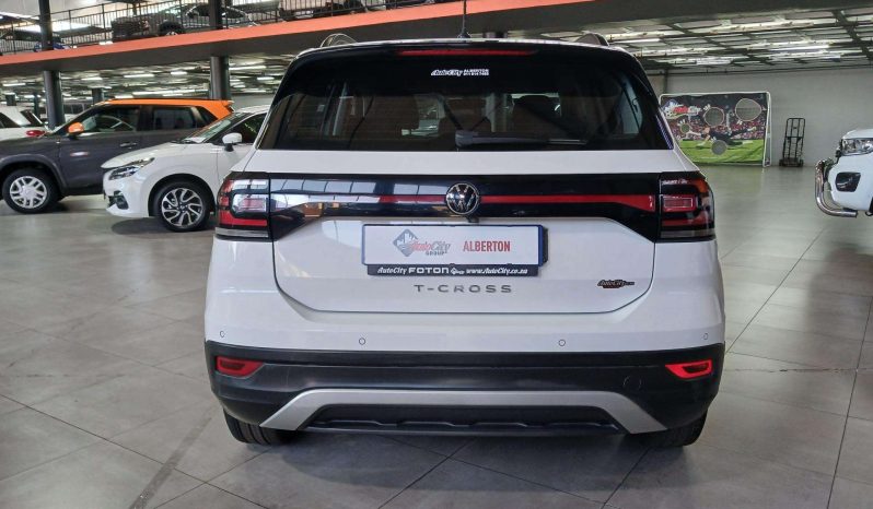 
								Volkswagen T-CROSS T-CROSS 1.0 TSI COMFORTLINE DSG full									