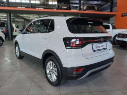 
										Volkswagen T-CROSS T-CROSS 1.0 TSI COMFORTLINE DSG full									