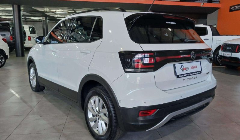 
								Volkswagen T-CROSS T-CROSS 1.0 TSI COMFORTLINE DSG full									