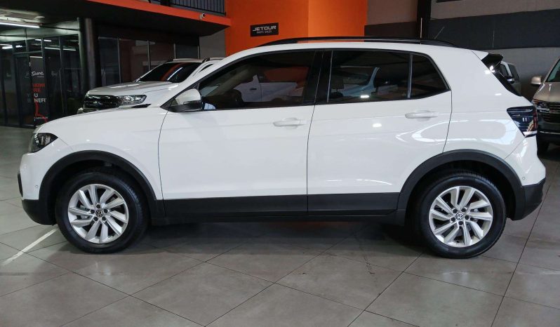 
								Volkswagen T-CROSS T-CROSS 1.0 TSI COMFORTLINE DSG full									