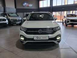 
										Volkswagen T-CROSS T-CROSS 1.0 TSI COMFORTLINE DSG full									