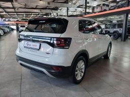 
										Volkswagen T-CROSS T-CROSS 1.0 TSI COMFORTLINE DSG full									