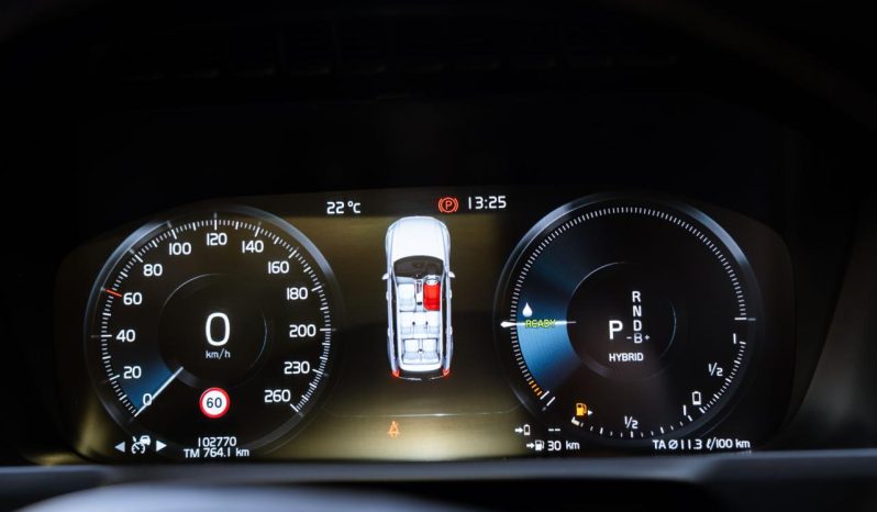 
								Volvo XC90 T8 Twin Engine AWD R-Design full									