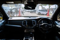 
										Volvo XC90 T8 Twin Engine AWD R-Design full									