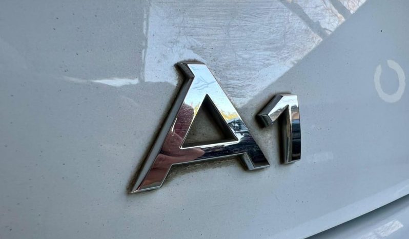 
								Audi A1 Sportback 1.4 Tfsi S Line S-Tronic full									