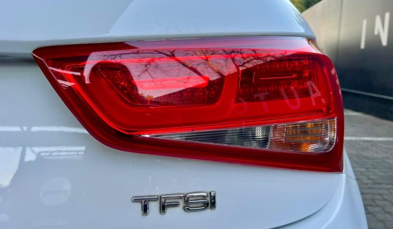 
								Audi A1 Sportback 1.4 Tfsi S Line S-Tronic full									