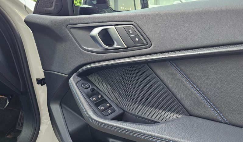 
								BMW 1 Series 118d M Sport Steptronic full									