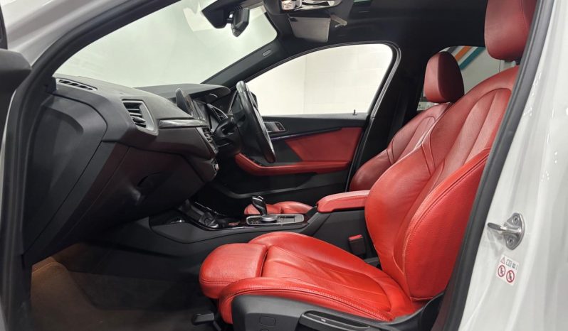 
								BMW 1 Series 118i M Sport Sport Steptronic full									
