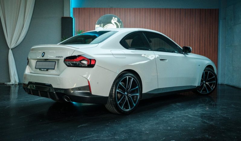 
								BMW 2 Series Coupe 220i M Sport full									