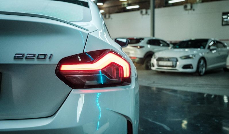 
								BMW 2 Series Coupe 220i M Sport full									