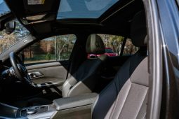 
										BMW 3 Series 318i M Sport full									