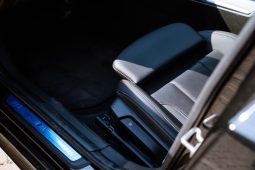 
										BMW 3 Series 318i M Sport full									