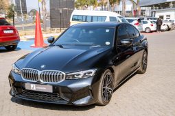 
										BMW 3 Series 318i M Sport full									