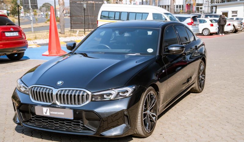 
								BMW 3 Series 318i M Sport full									