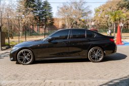 
										BMW 3 Series 318i M Sport full									