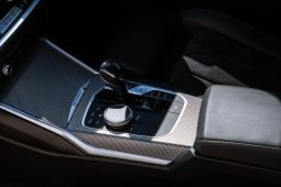 
										BMW 3 Series 318i M Sport full									