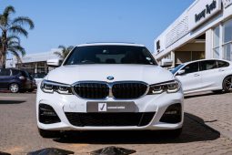 
										BMW 3 Series 318i M Sport full									