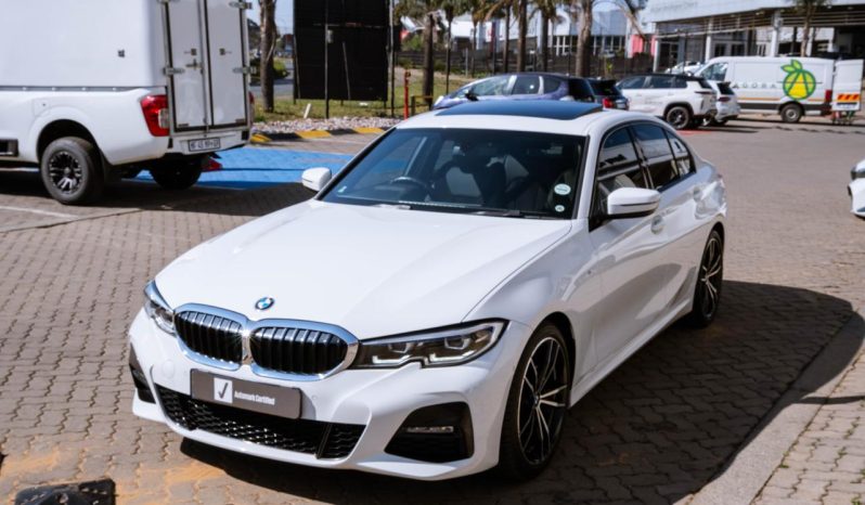 
								BMW 3 Series 318i M Sport full									