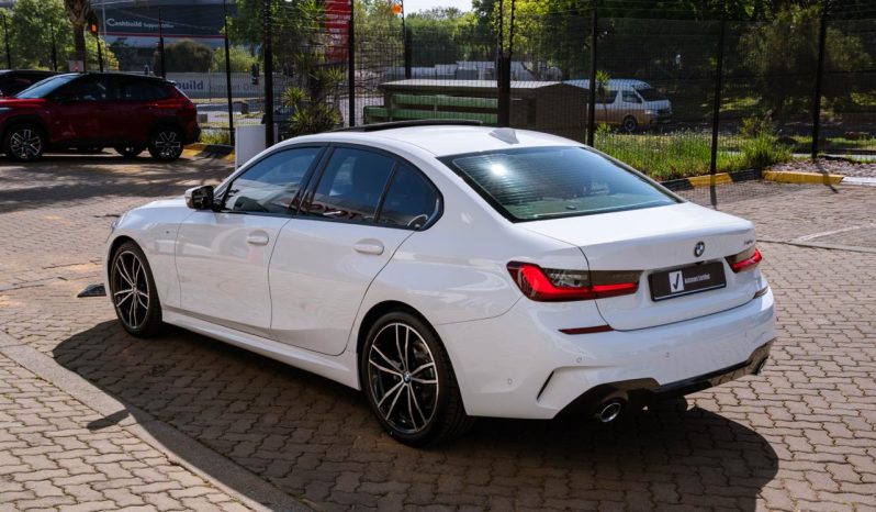 
								BMW 3 Series 318i M Sport full									