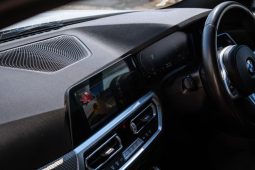 
										BMW 3 Series 318i M Sport full									