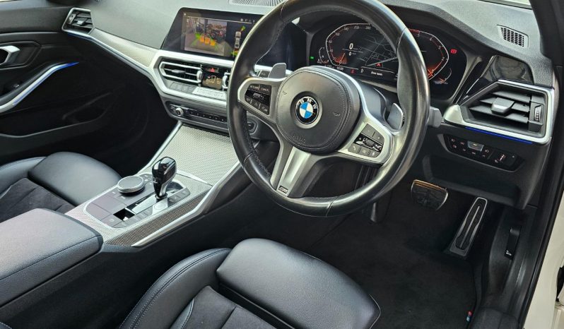 
								BMW 3 Series Sedan 320d M Sport Sports Steptronic full									