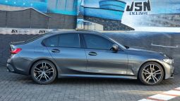 
										BMW 3 Series Sedan 320i M Sport Sports Steptronic G20 full									