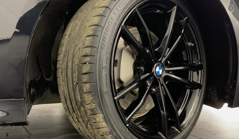 
								BMW 3 Series Sedan 330i M Sport At full									