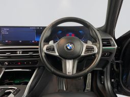
										BMW 3 Series Sedan 330i M Sport At full									