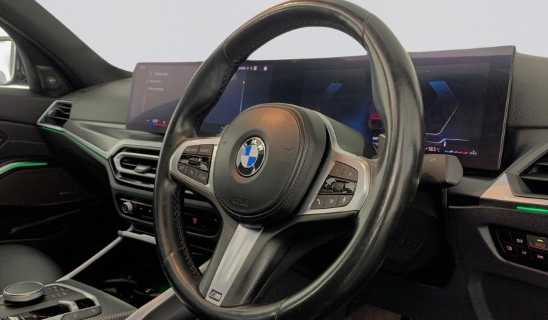 
								BMW 3 Series Sedan 330i M Sport At full									