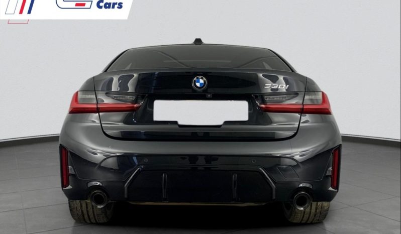 
								BMW 3 Series Sedan 330i M Sport At full									
