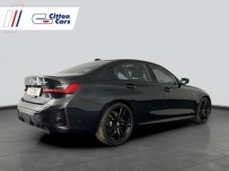 
										BMW 3 Series Sedan 330i M Sport At full									