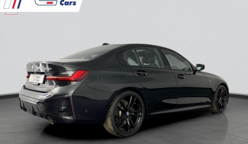 
								BMW 3 Series Sedan 330i M Sport At full									