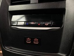 
										BMW 3 Series Sedan 330i M Sport At full									