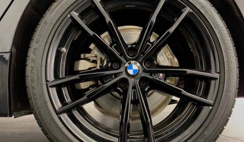 
								BMW 3 Series Sedan 330i M Sport At full									