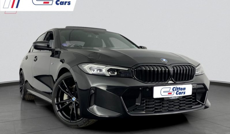 
								BMW 3 Series Sedan 330i M Sport At full									