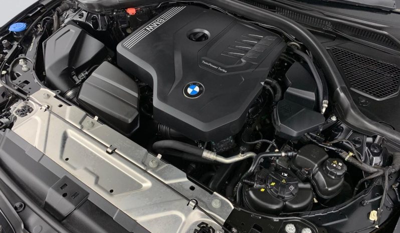 
								BMW 3 Series Sedan 330i M Sport At full									