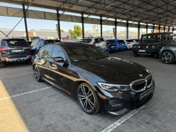 
										BMW 3 Series Sedan 330i M Sport Steptronic full									