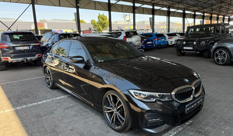 
								BMW 3 Series Sedan 330i M Sport Steptronic full									