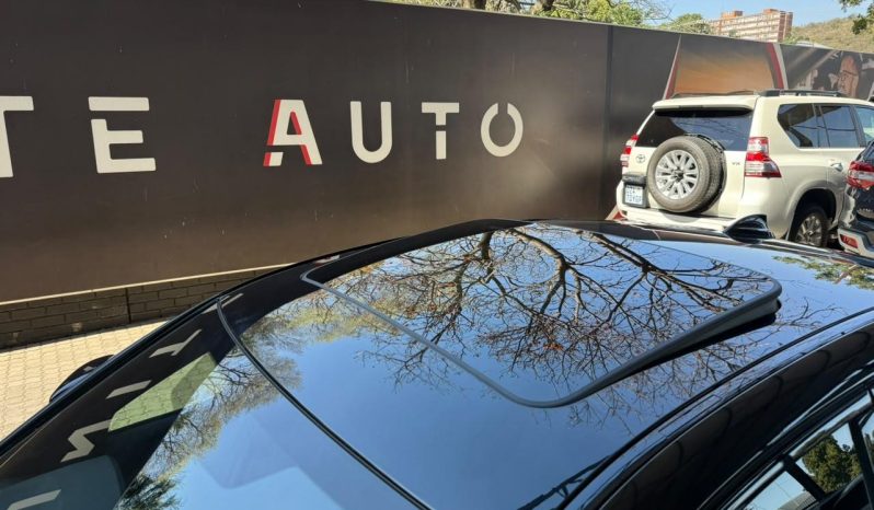 
								BMW 3 Series Sedan 330i M Sport Steptronic full									