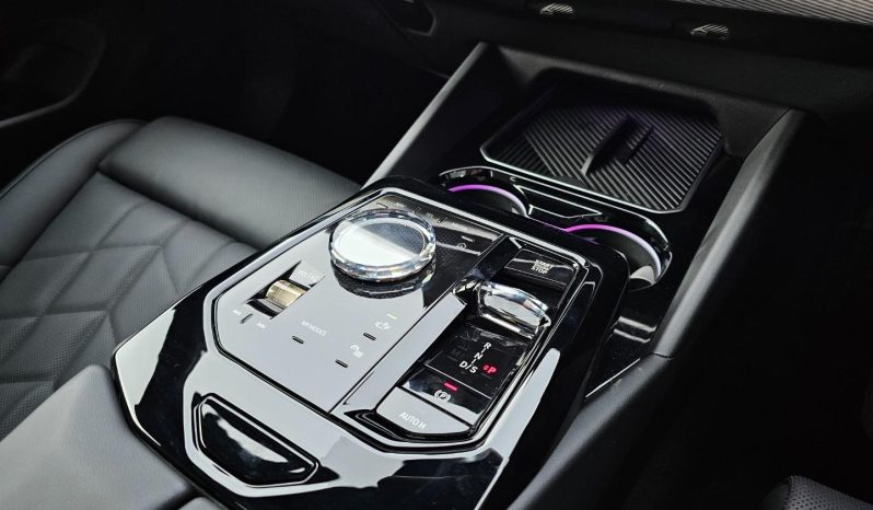 
								BMW 5 Series Sedan 520d M Sport Pro full									